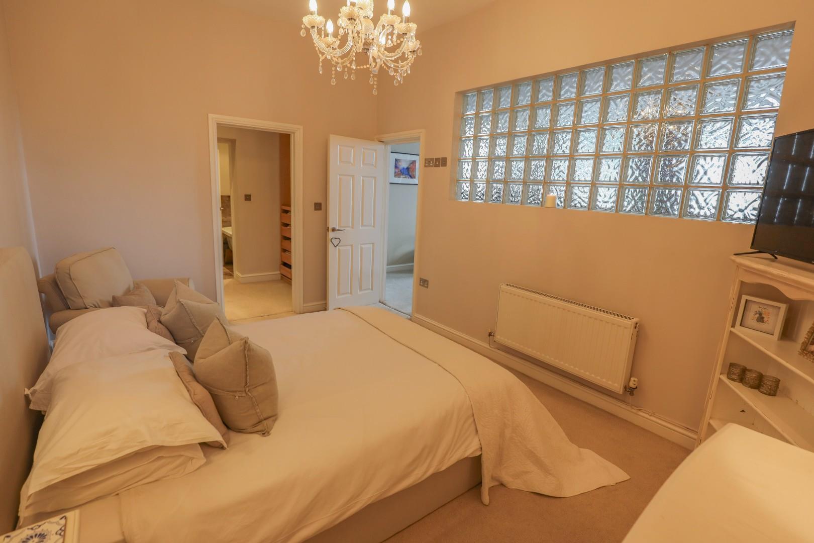 Flat 5, Zoar Court, High Street, Llantrisant, Pontyclun, CF72 8SR